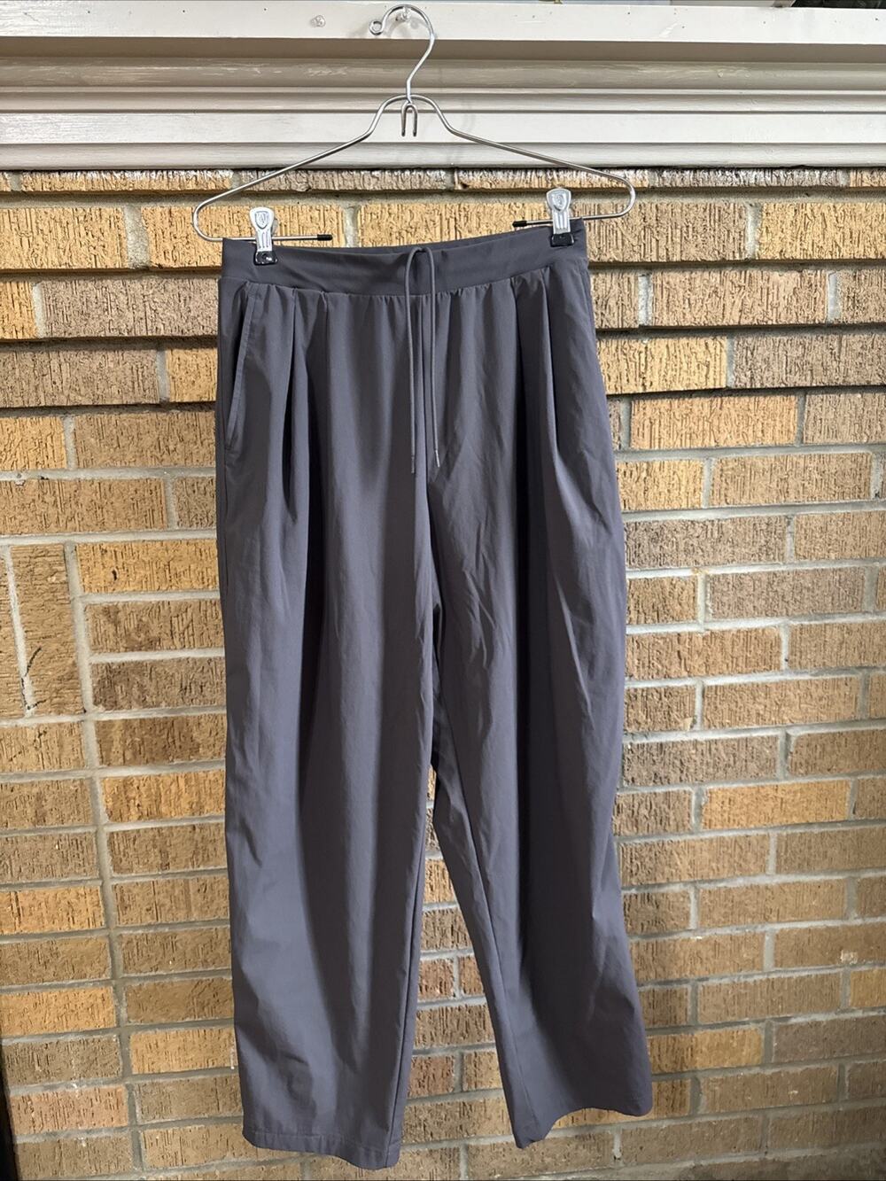 UNIQLO Nylon Ultra Stretch Tapered Pants Womens M Black Drawstring Athleisure